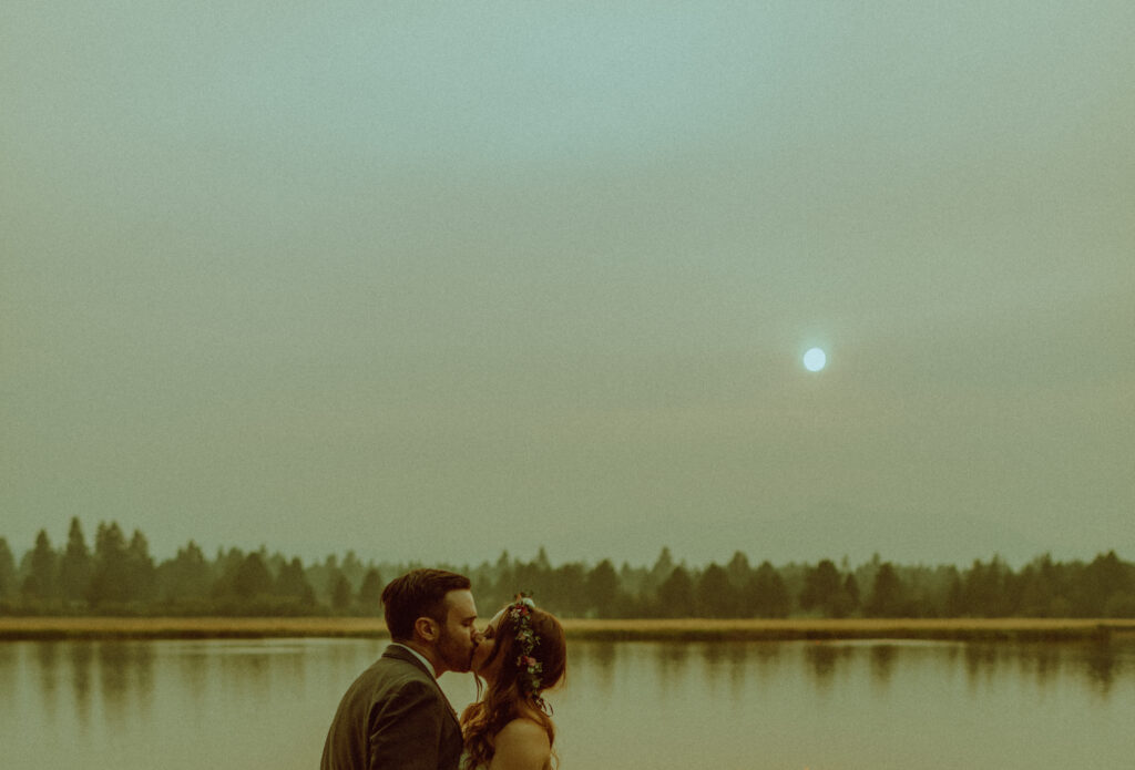 bride and groom portraits at black butte ranch in bend oregon