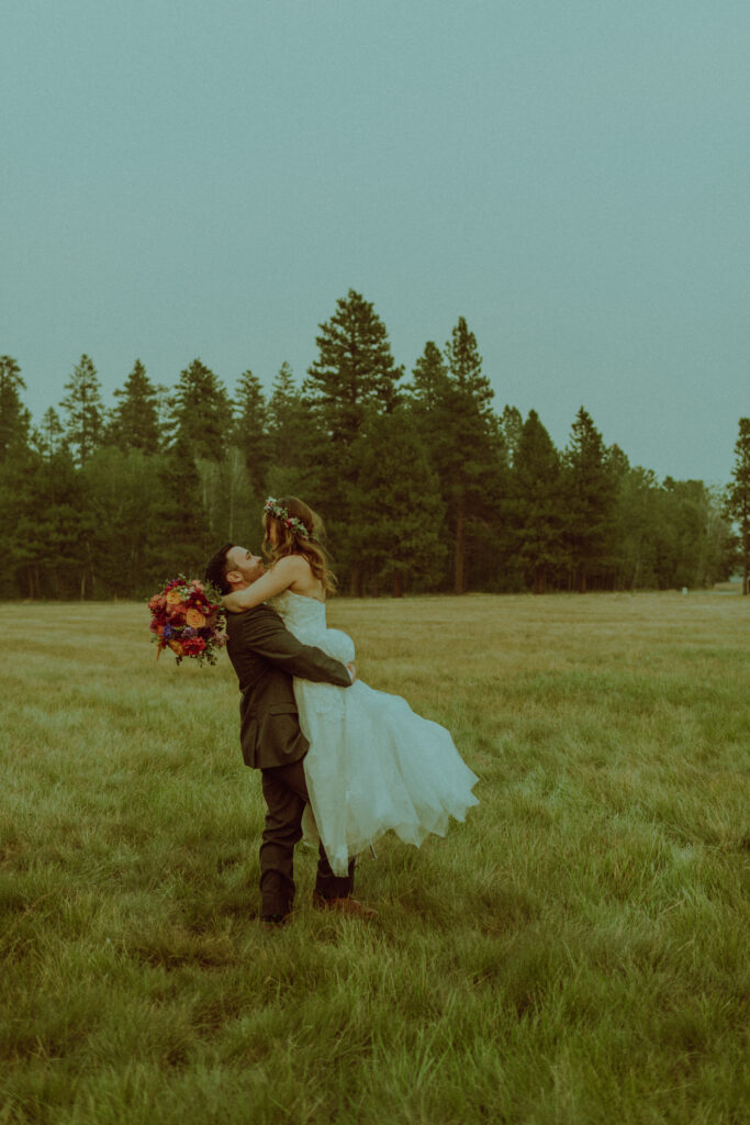 bride and groom portraits at black butte ranch in bend oregon