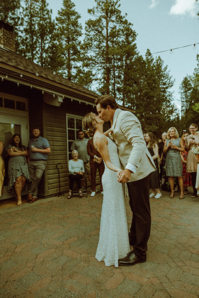 how to elope in oregon and destination coastal engagement in oregon