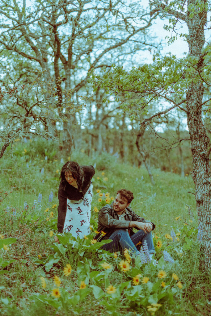 oregon engagement session in the gorge