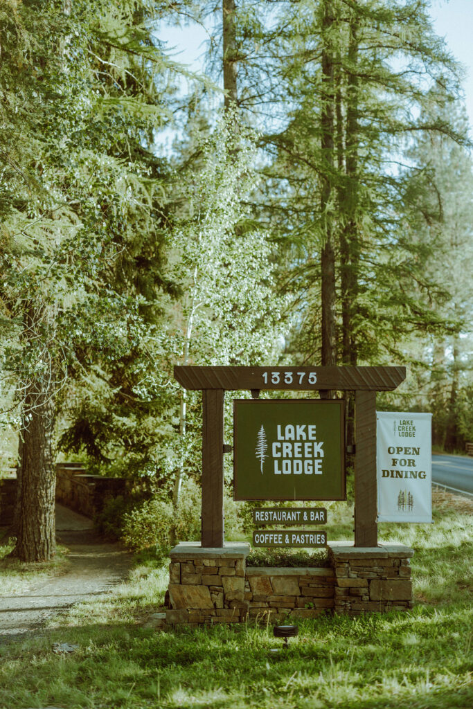 wedding at lake creek lodge in oregon at camp sherman 