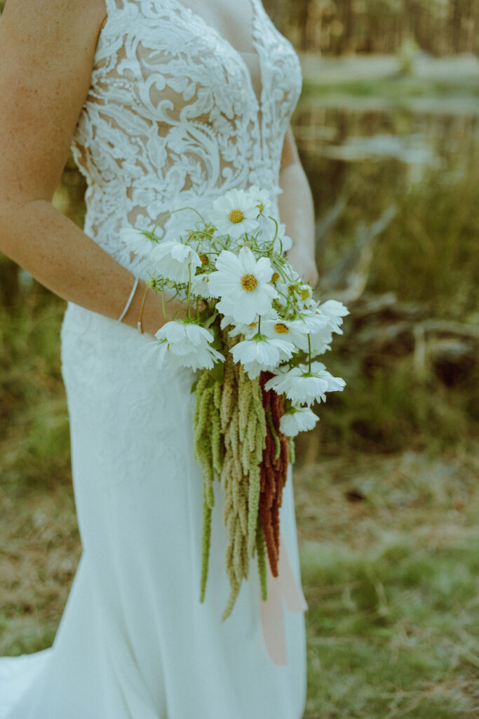 bride holding bouquet