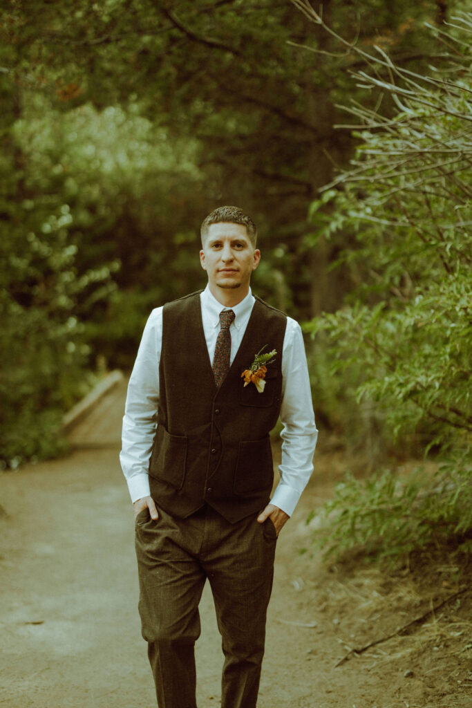 bend oregon wedding groom