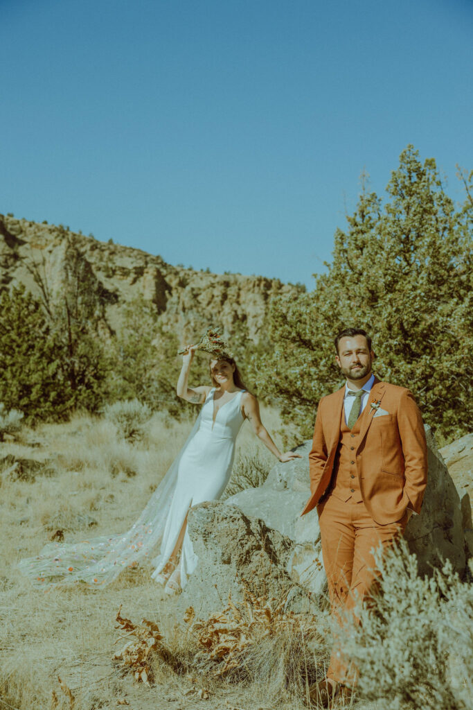 bride and groom eclectic wedding at smith rock state park 