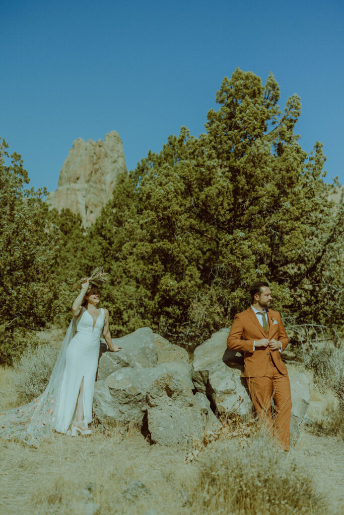 bride and groom eclectic wedding at smith rock state park 