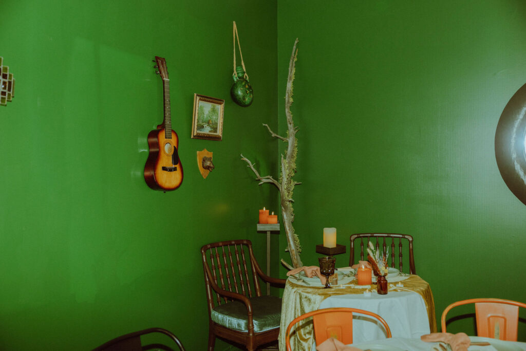 tablescape at eclectic wedding at campfire hotel in bend oregon