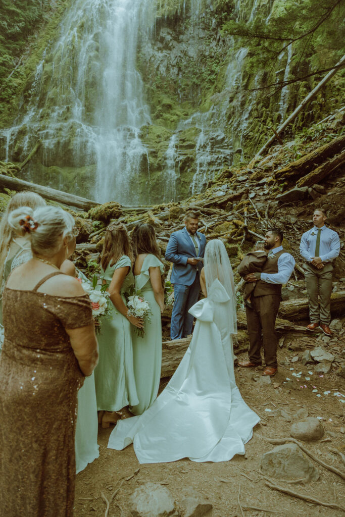 proxy falls elopement ceremony in bend oregon