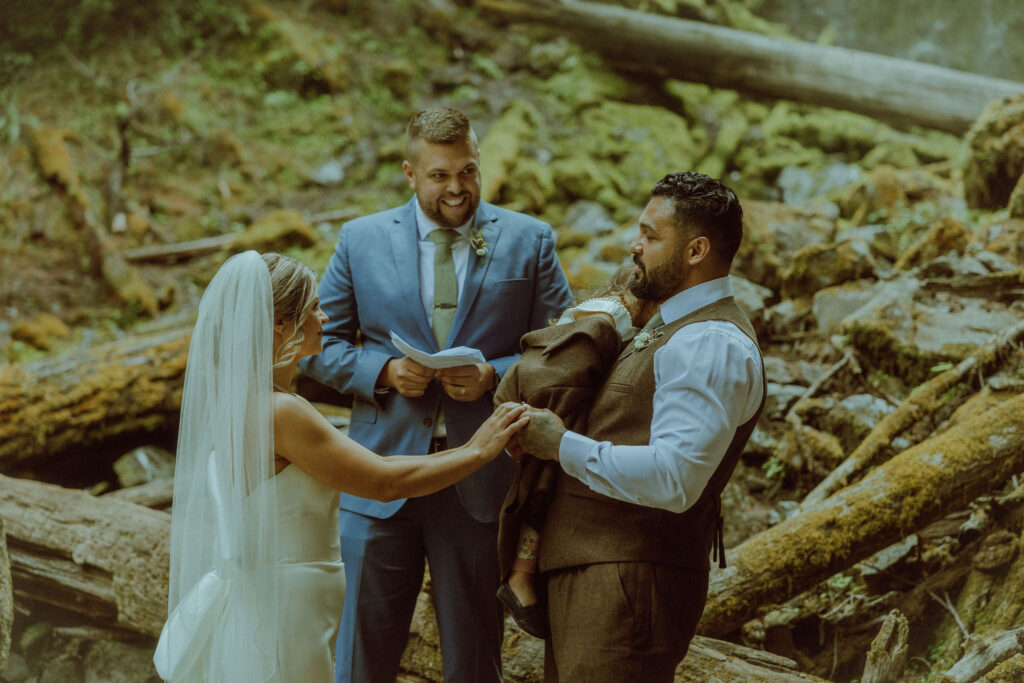 proxy falls elopement ceremony in bend oregon