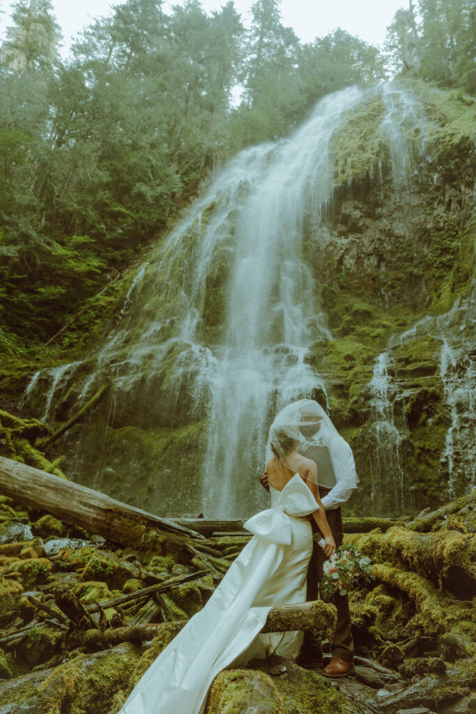 proxy falls elopement ceremony in bend oregon