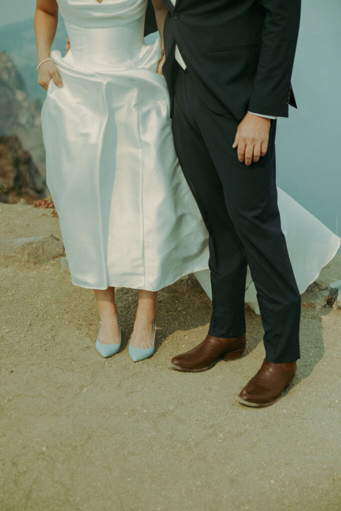 elopement portraits at watchman tower crater lake oregon 