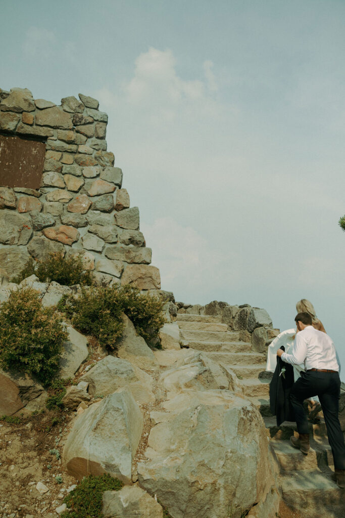 elopement portraits at watchman tower crater lake oregon 