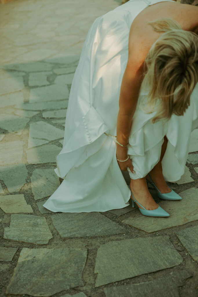 elopement portraits at watchman tower crater lake oregon 