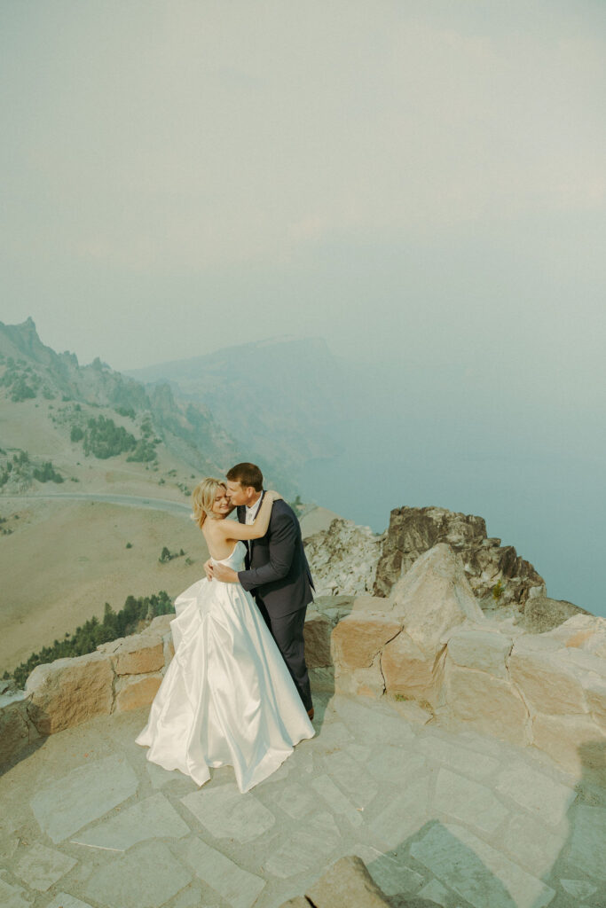 elopement portraits at watchman tower crater lake oregon 