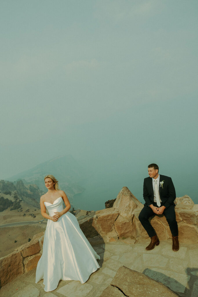 elopement portraits at watchman tower crater lake oregon 